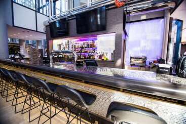 هتل Hilton Los Angeles/universal City