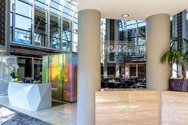 هتل Hilton Los Angeles/universal City