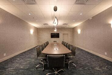 هتل Holiday Inn Express Athens University Area, An Ihg