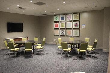 هتل Holiday Inn Express Athens   University Area, An Ihg