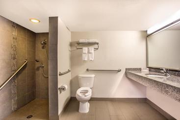 هتل Howard Johnson By Wyndham Scottsdale Old Town