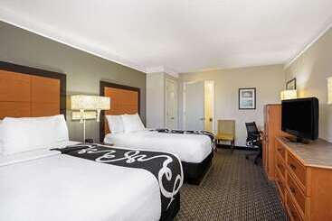 هتل La Quinta Inn By Wyndham Tucson East