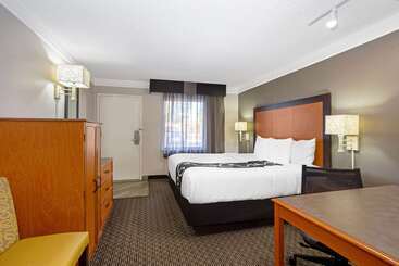 هتل La Quinta Inn By Wyndham Tucson East