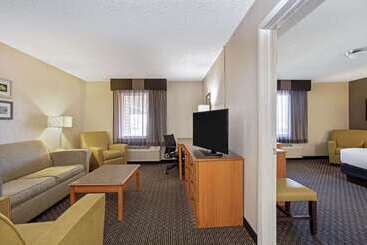 هتل La Quinta Inn By Wyndham Tucson East