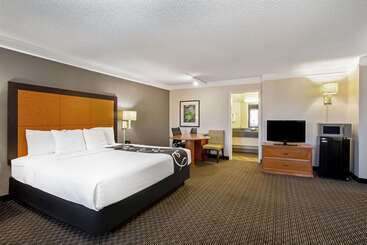 هتل La Quinta Inn By Wyndham Tucson East