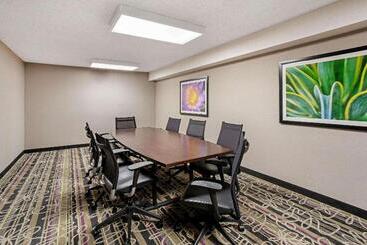 هتل La Quinta Inn By Wyndham Tucson East