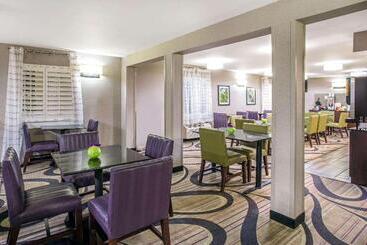هتل La Quinta Inn By Wyndham Tucson East