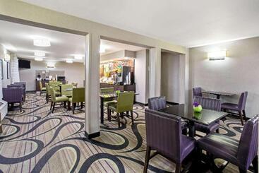 هتل La Quinta Inn By Wyndham Tucson East