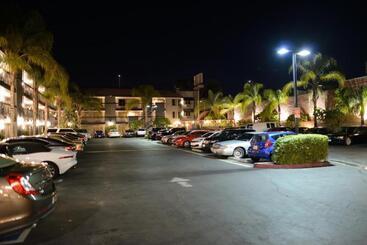 هتل Le Reve Pasadena