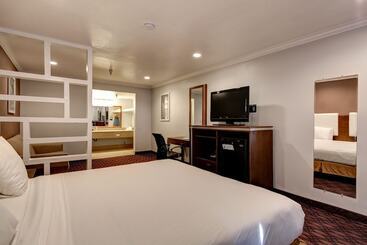 هتل Pacific, Manhattan Beach