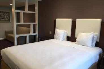 هتل Pacific, Manhattan Beach