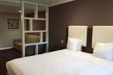 هتل Pacific, Manhattan Beach