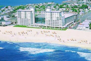 Отель Princess Royale Oceanfront Resort