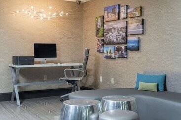 هتل Quality Inn Asheville Downtown Tunnel Rd
