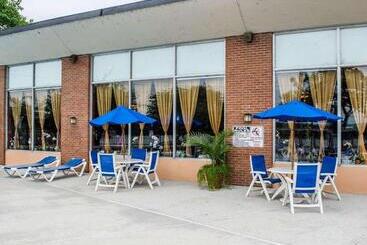 هتل Quality Inn Harrisburg Downtown Riverfront