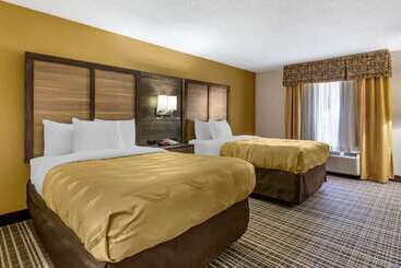 هتل Quality Inn & Suites  Greensborohigh Point
