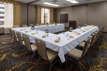 Radisson Hotel Bismarck