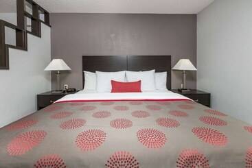 هتل Ramada By Wyndham El Paso