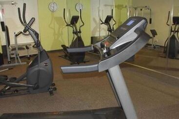 هتل Ramada By Wyndham Gainesville