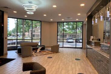 هتل Ramada By Wyndham Gainesville