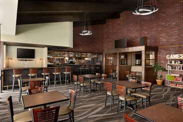 هتل Ramada By Wyndham Spokane Airport