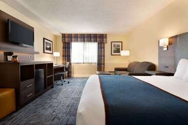 هتل Ramada By Wyndham Spokane Airport