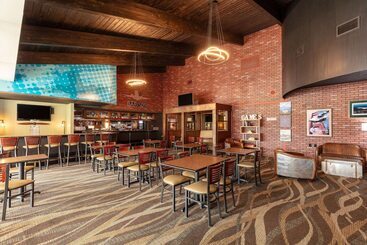 هتل Ramada By Wyndham Spokane Airport