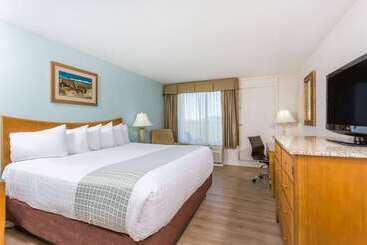 هتل Ramada Plaza By Wyndham Nags Head Oceanfront
