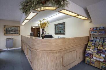 Hotel Reagan Resorts Inn