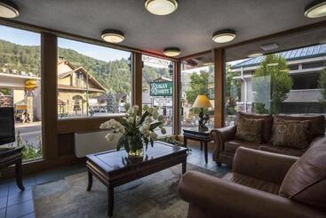 Hotel Reagan Resorts Inn