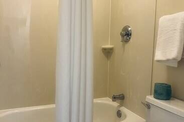 هتل Red Roof Inn Buffalo  Niagara Airport