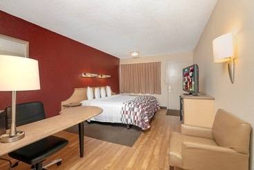 هتل Red Roof Inn Buffalo  Niagara Airport