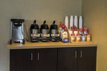 هتل Red Roof Inn Dayton North Airport