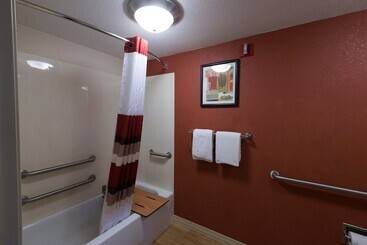 هتل Red Roof Inn Dayton North Airport