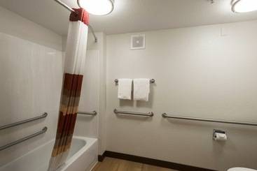 هتل Red Roof Inn Dayton North Airport
