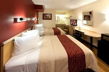 هتل Red Roof Inn Dayton North Airport