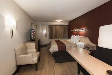 هتل Red Roof Inn Dayton North Airport