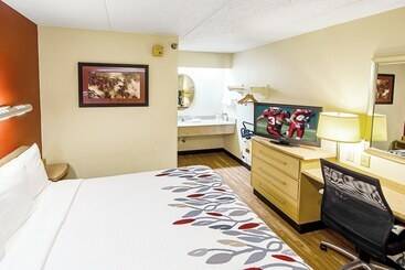 هتل Red Roof Inn Erie – I 90