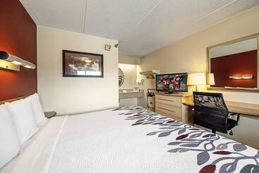 هتل Red Roof Inn Erie – I 90