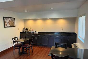 호텔 Red Roof Inn Kimball, Tn I 24