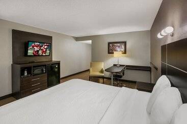 هتل Red Roof Inn Plus+ & Suites Knoxville West Cedar Bluff