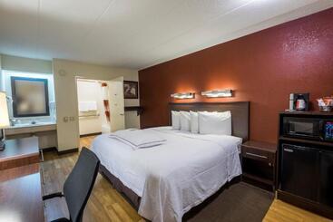هتل Red Roof Inn Plus+ University At Buffalo   Amherst