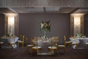 فندق Renaissance Des Moines Savery