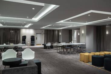 فندق Renaissance Des Moines Savery