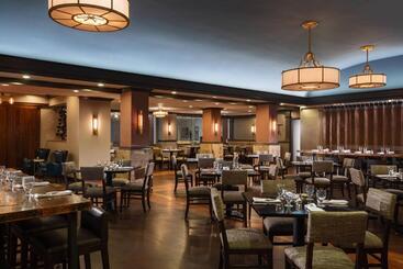 فندق Renaissance Des Moines Savery
