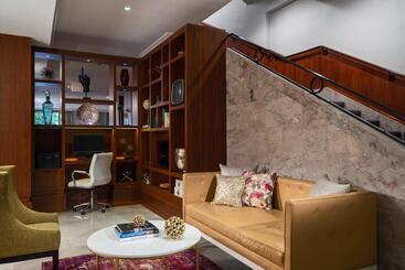 فندق Renaissance Des Moines Savery