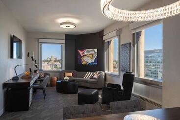 فندق Renaissance Des Moines Savery