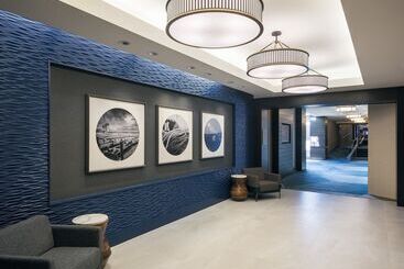 בית מלון כפרי Riu Plaza Fisherman's Wharf