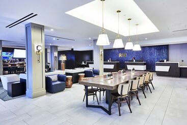 בית מלון כפרי Riu Plaza Fisherman's Wharf
