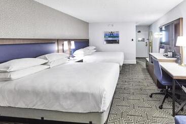 בית מלון כפרי Riu Plaza Fisherman's Wharf